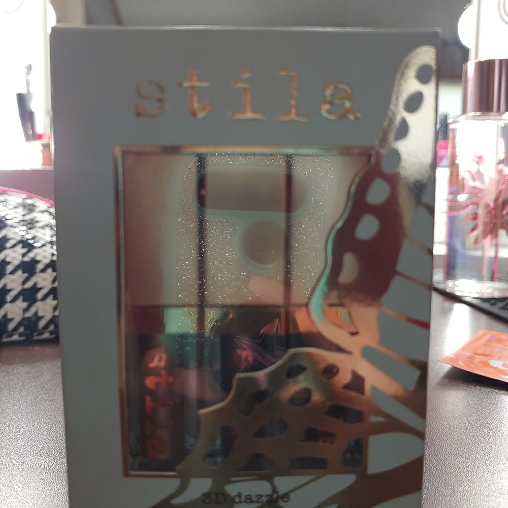 Stila Glitter and Glow liquid Eyeshadow